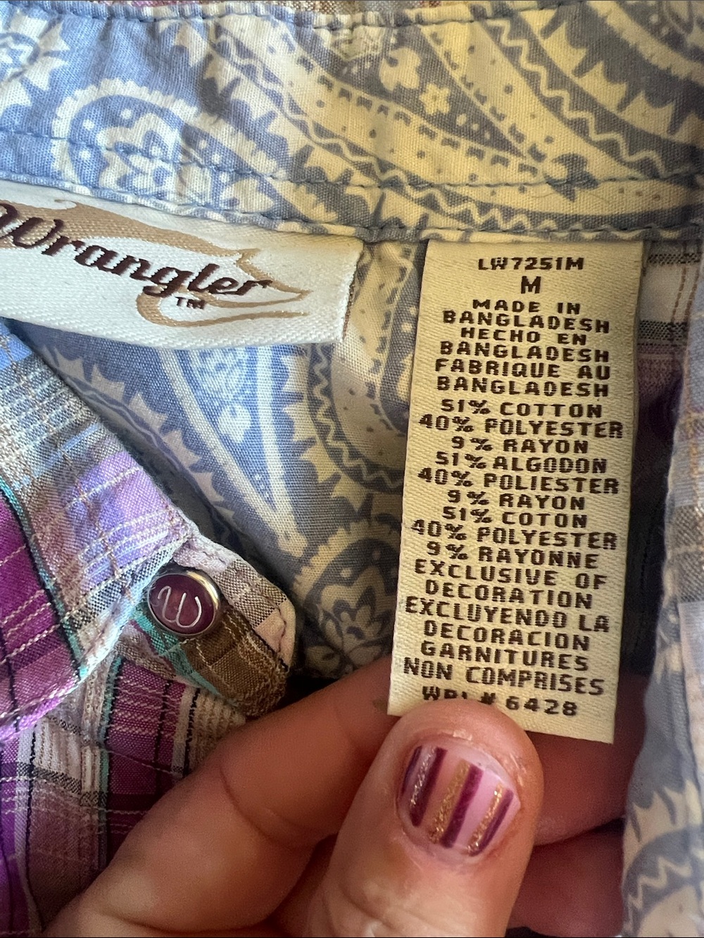 Wrangler Women’s Medium Purple & Pink Plaid Paisley Button Down Western Shirt - Picture 2 of 4